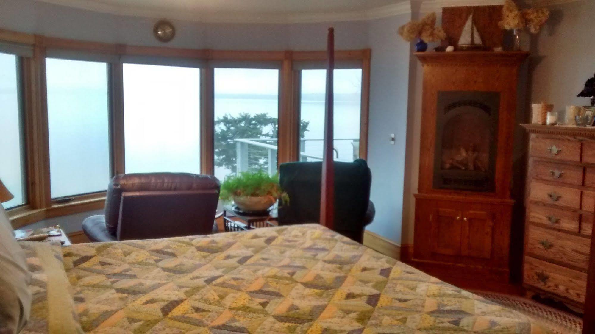 Wave Walker Bed And Breakfast Surry Экстерьер фото