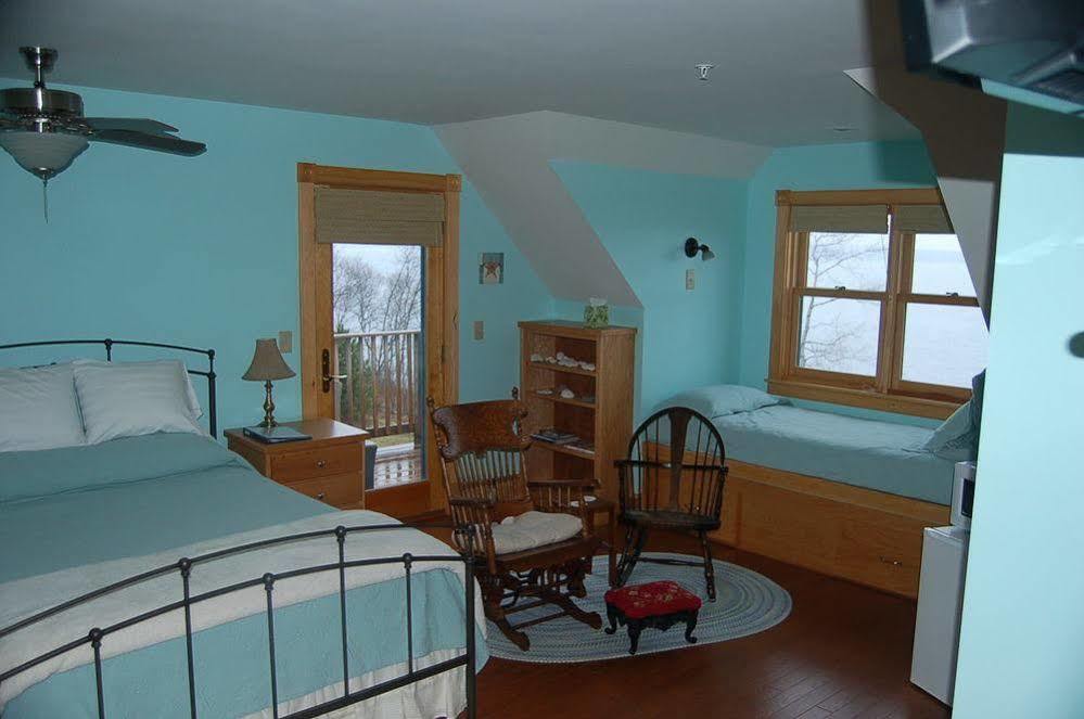 Wave Walker Bed And Breakfast Surry Экстерьер фото